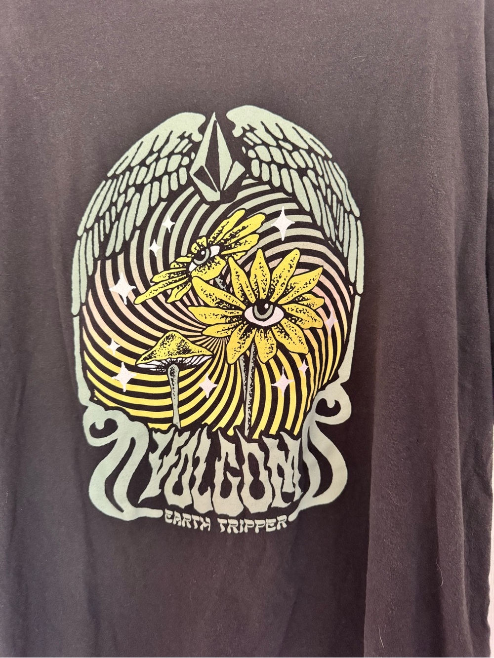 Volcom Earth Tripper Graphic Tee – Women’s L - Picture 3 of 5